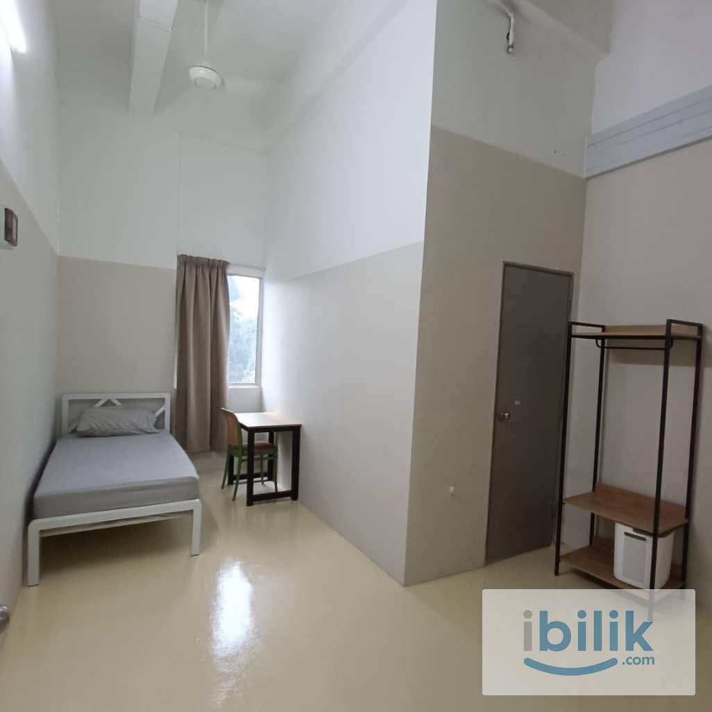 😍😍 NO DEPOSIT‼️ Spacious Co-Living Room @ Kota Kemuning ( NEW CONCEPT 🔥 ) HOTEL-STYLE ROOM FOR LONG STAY 😍😍Neuvo Hostel  - Image 1