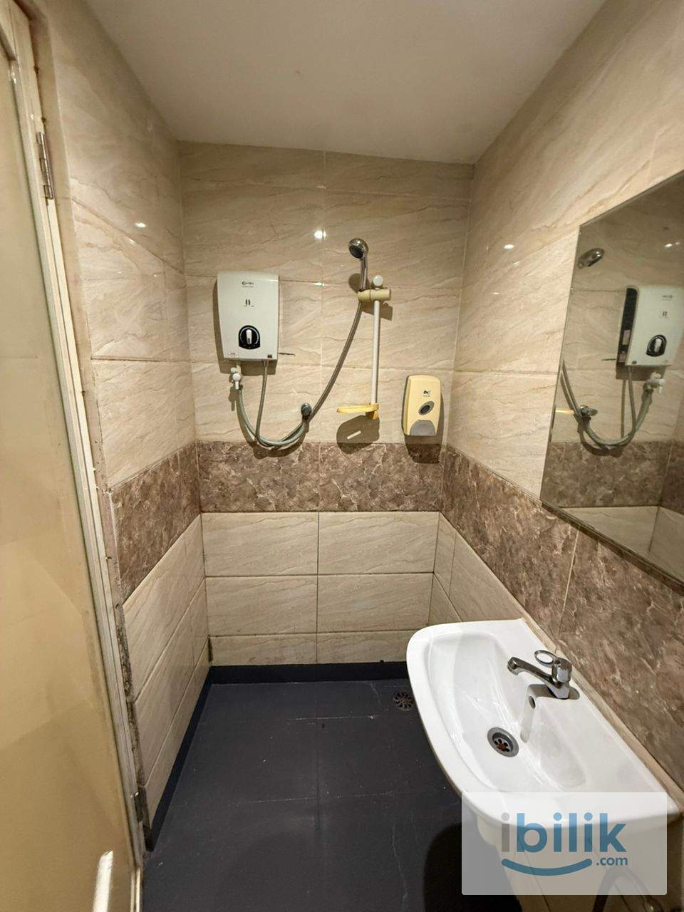 🎈 ZERO DEPOSIT‼️ Spacious Co-Living Room @ Bandar Sunway (Private Bathroom) Q Inn PJS 8 - Image 8