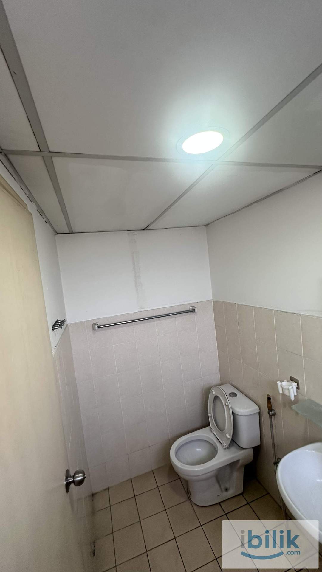 Near MRT Surian‼️Master Room With Private Bathroom‼️ - Image 7