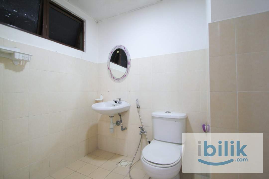 Female Unit👧🏻Include Utilities✅Middle Queenbedroom with window and AC located in Palm Spring, KD - Image 6