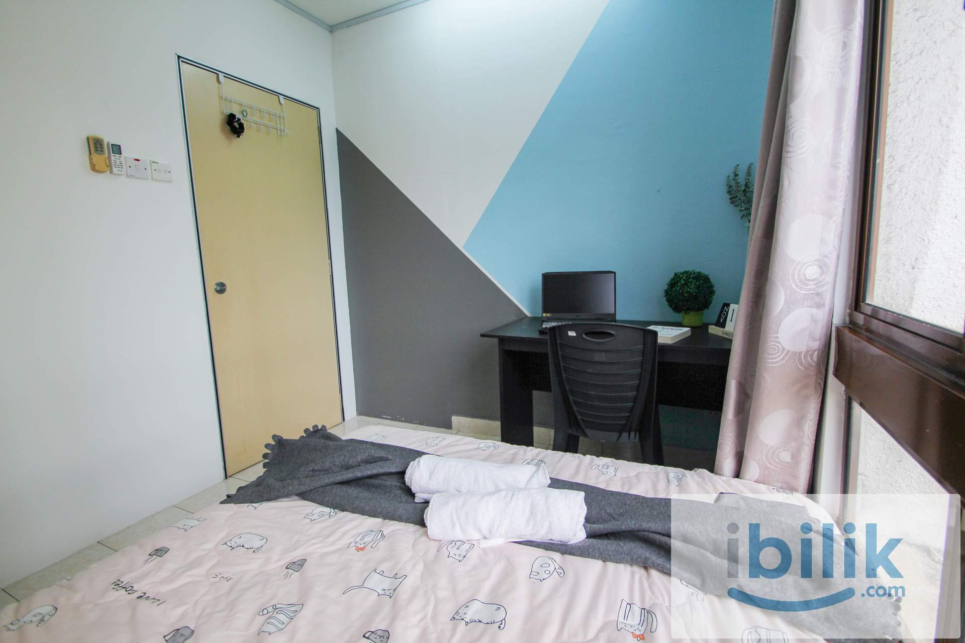 Fully Furnished✅Include Utilities✅Middle Queenbedroom with windows and AC located in Palm spring, KD - Image 3