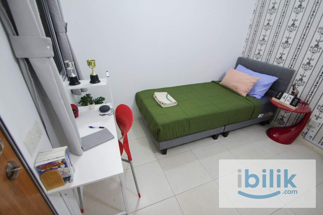 Including Car Park🚗Promotion Price😍Single bedroom with windows and AC located in D'Alpinia, Puchong - Image 2