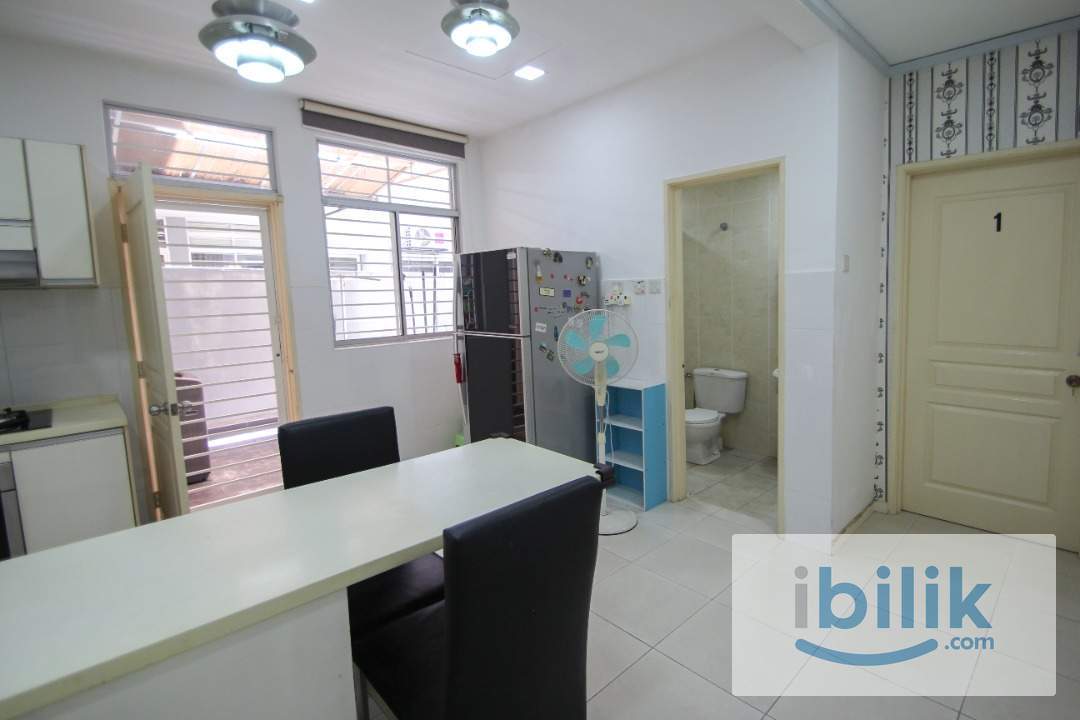 Including Car Park🚗Promotion Price😍Single bedroom with windows and AC located in D'Alpinia, Puchong - Image 8