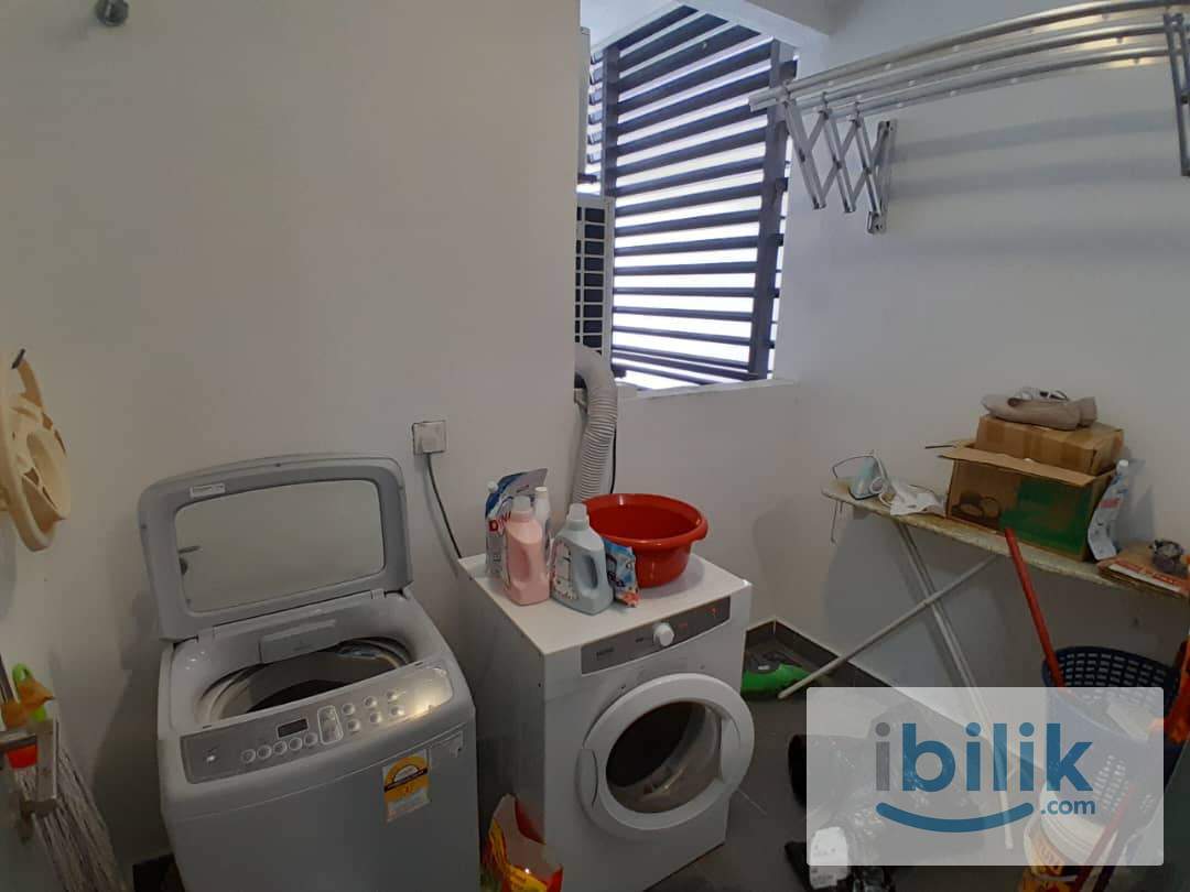 Female Unit👧🏻Direct Linked Bridge to MRT🚆Single bedroom with windos and AC located in D'sara Sentral - Image 4