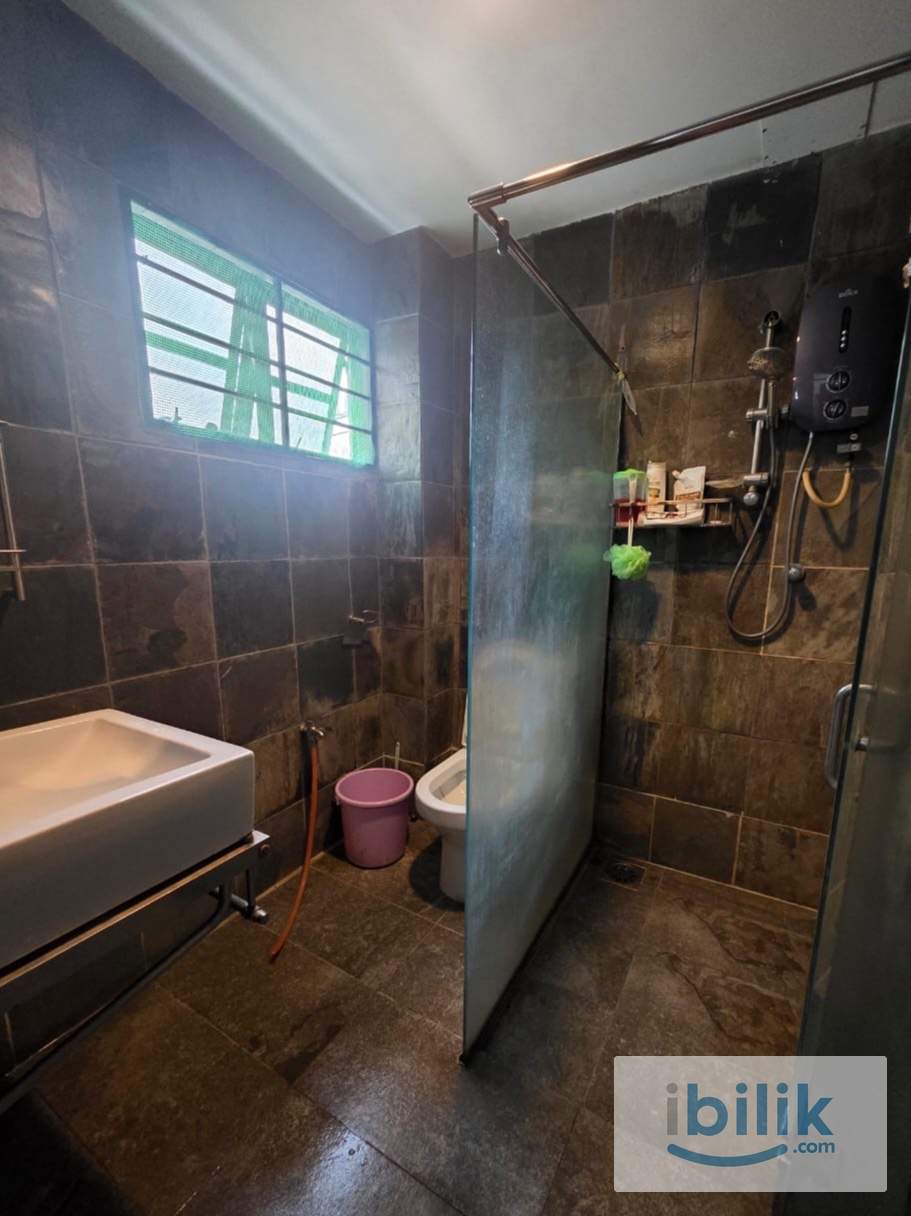 🌿 Relax & Stay Comfortable – Rooms Available in Petaling Jaya - Image 1