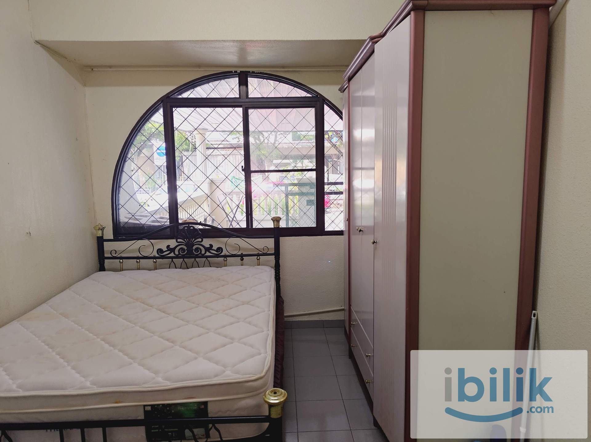 FEMALE Room for Rent | Sungai Ara . Car Park Available (Chinese Only) - Image 1