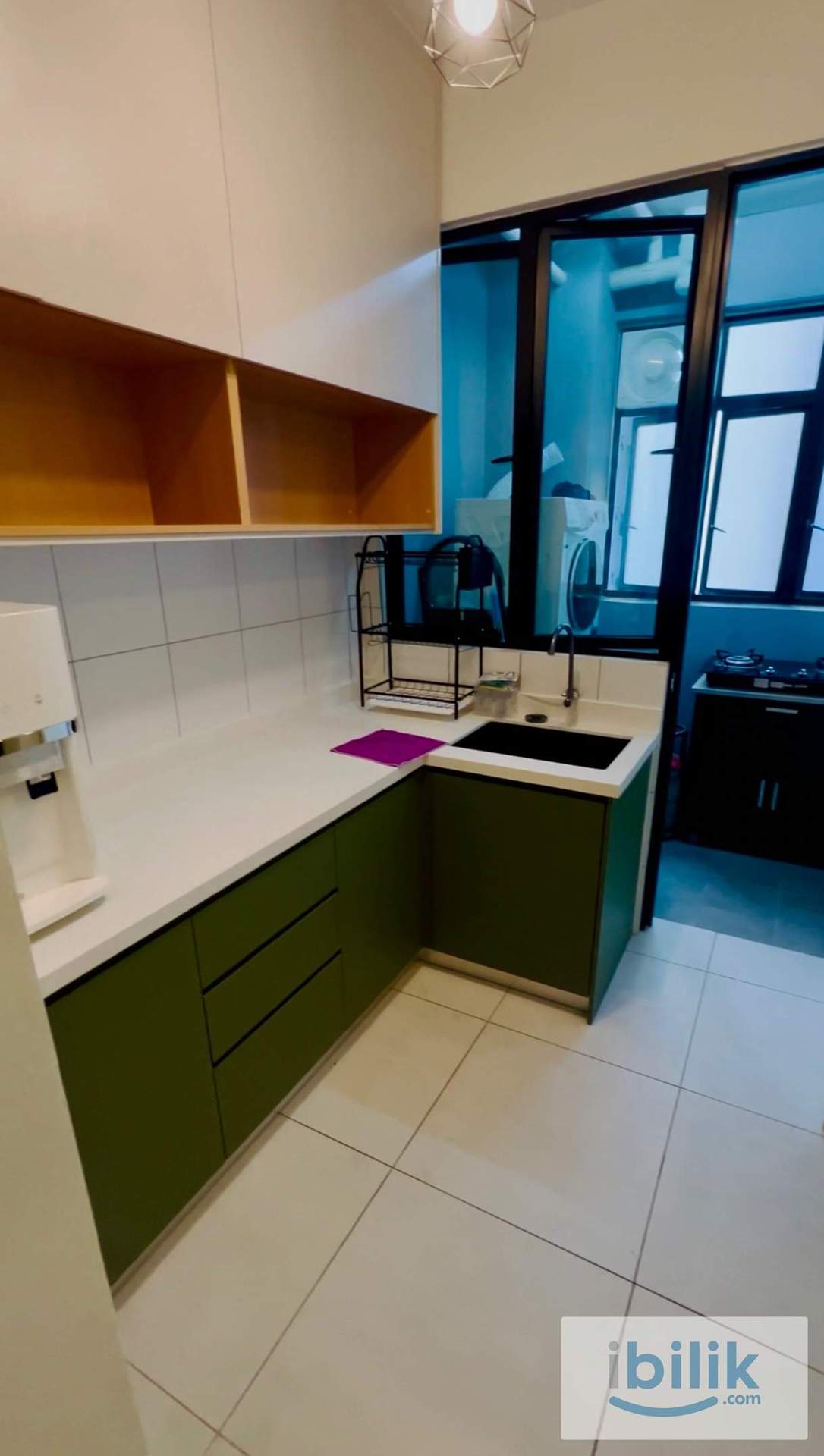 Majestic Maxim | Small Room - Image 3