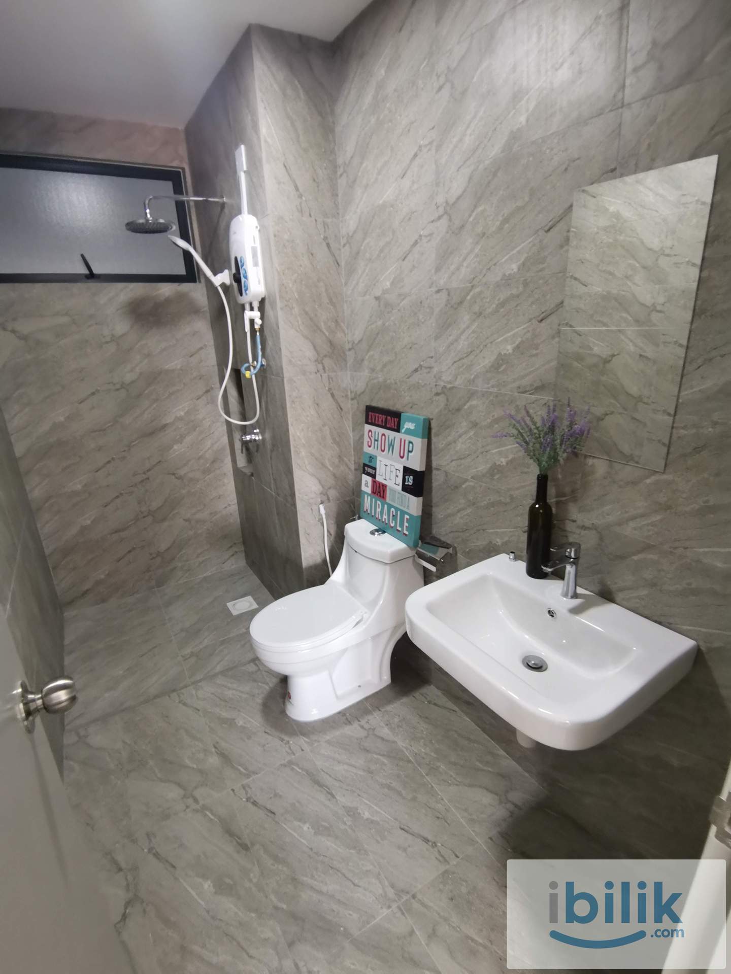 [Middle Bedroom] Hamstead , 7min to UCSI University, Near Hukm, TBS, Desa Tun Razak [Fully + AC] - Image 4