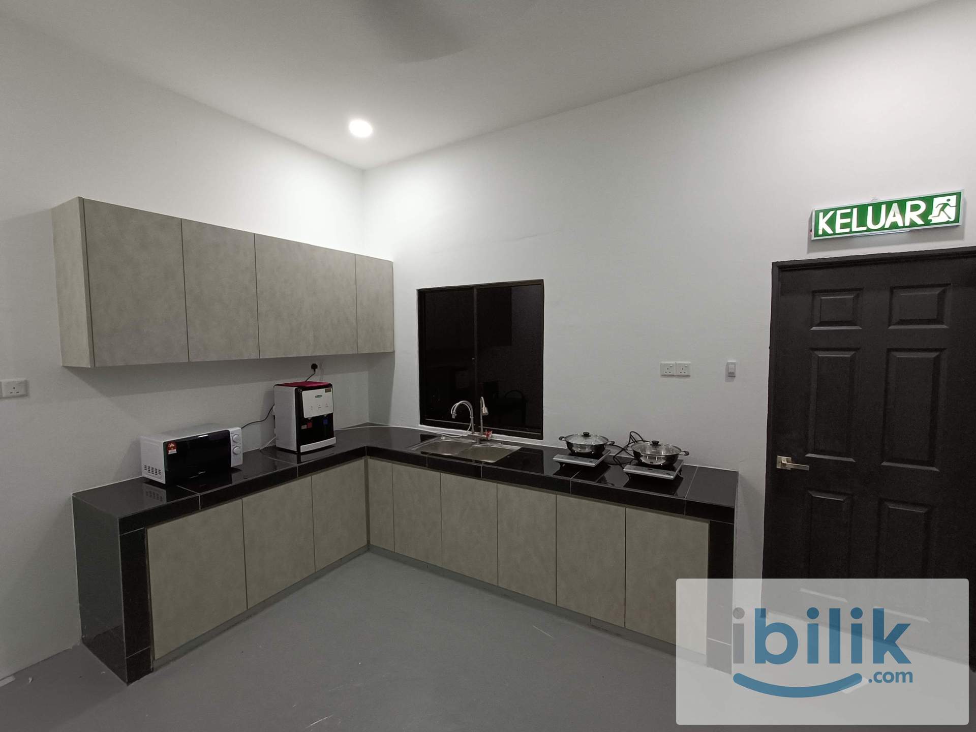 Queen Bedroom- 1min MRT Maluri, Sunway Velocity, NSK, MyTown, Aeon Cheras - Image 8