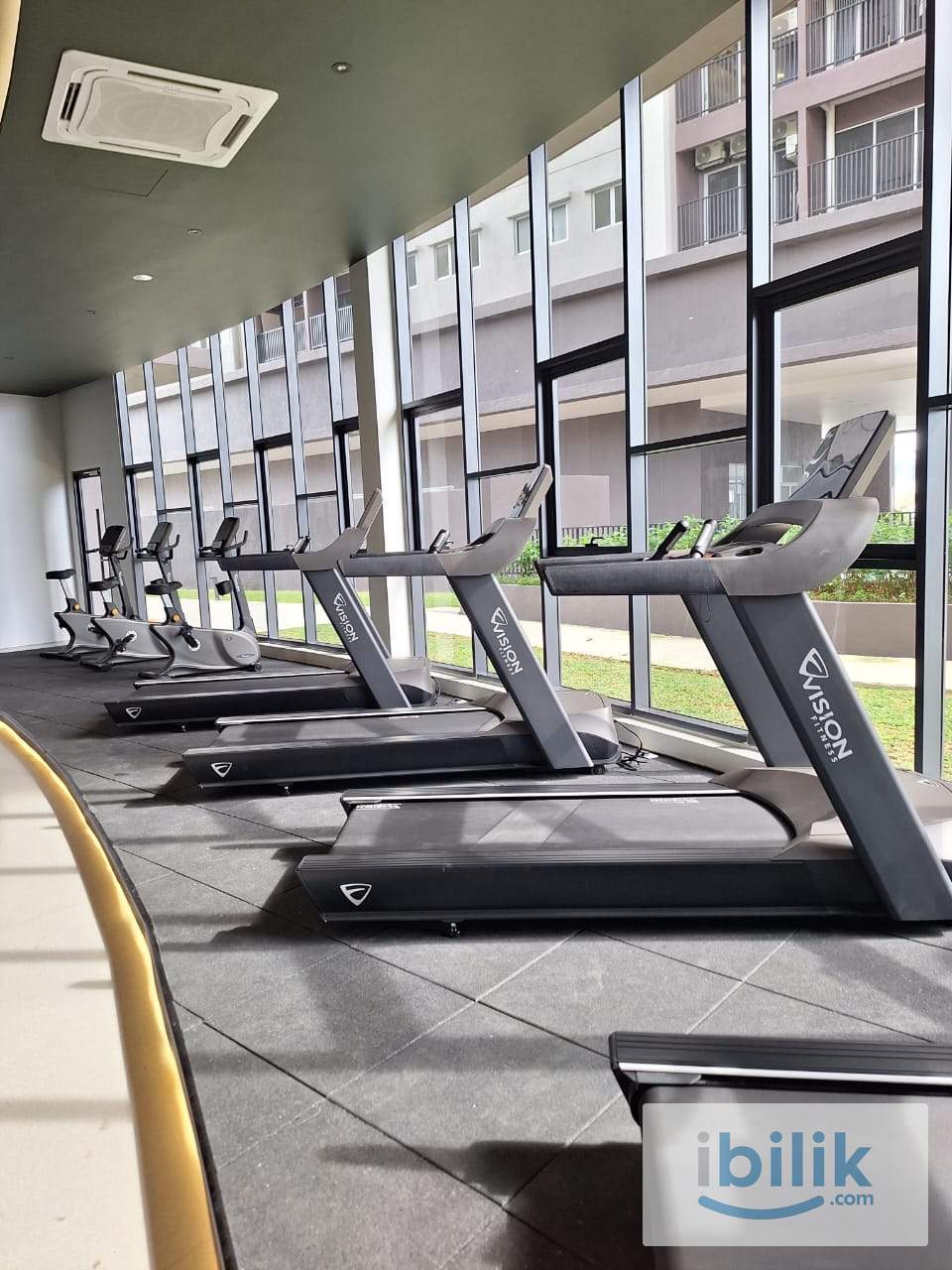 Middle Room - Image 9