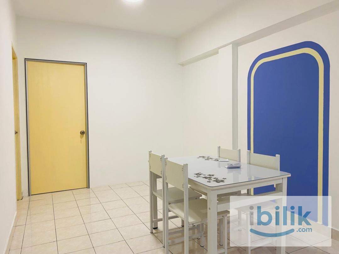 Female Balcony Room - Image 2