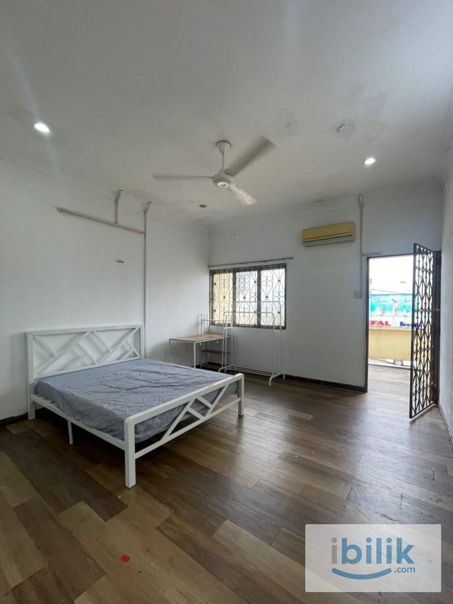 🔥 Walking distance nearby LRT Subang Master Room for Rent - Image 1