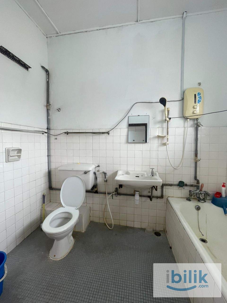 🔥 Walking distance nearby LRT Subang Master Room for Rent - Image 3