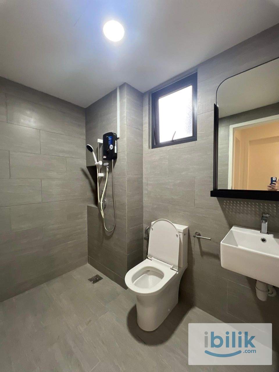 🚶‍♂️‍➡️Walking 5 mins to LRT Middle Room For Rent  - Image 4