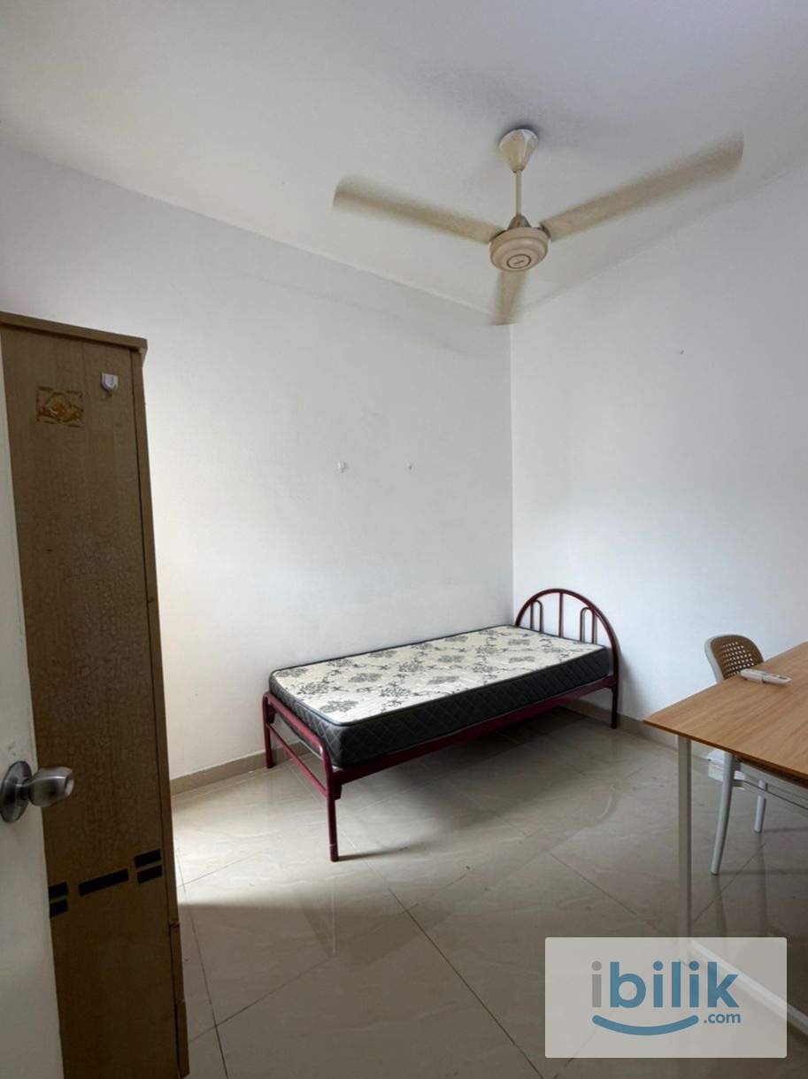 🏠 Hot Middle Room for Rent at Subang SS15 - Image 5