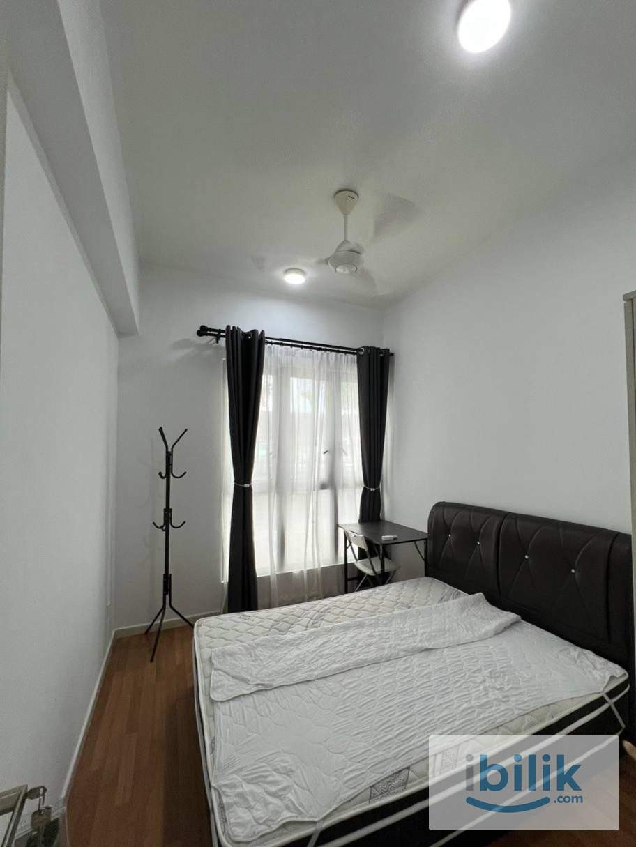 🔥Hot Middle Room for Rent at SS2 - Image 1