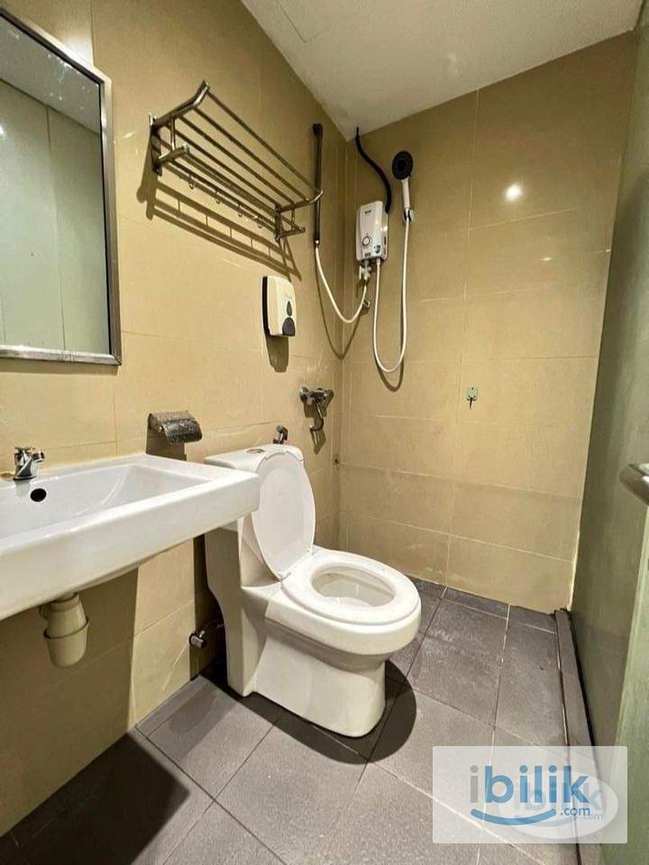 🔥 Hot Master Room for Rent at SS2🔥 - Image 3