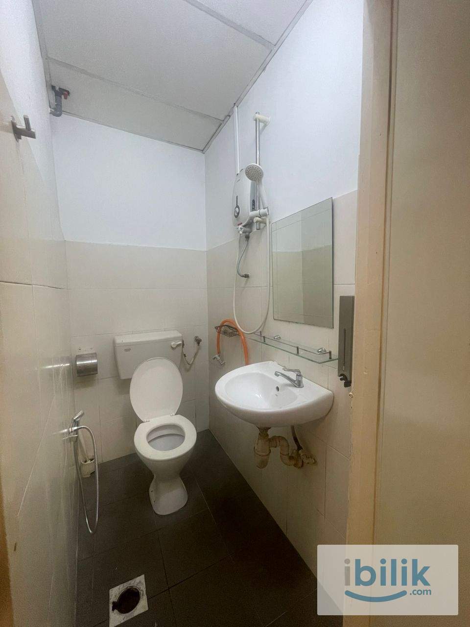 ‼️Limited Middle room for rent at Kelana Jaya - Image 3