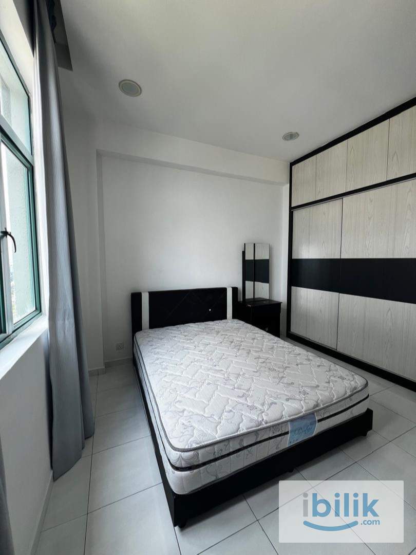 Middle Room - Image 2