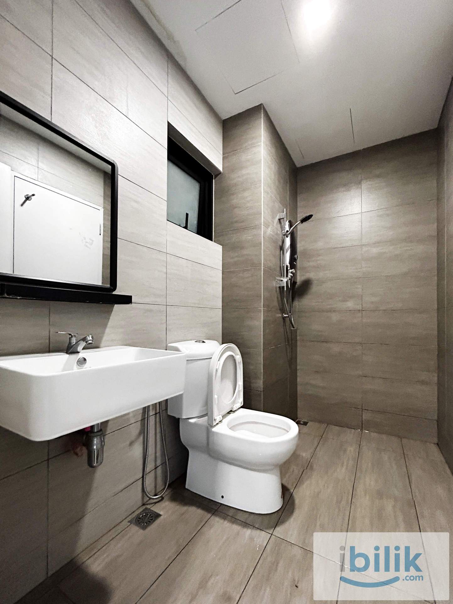 The Amber Residences service apartment @TwentyFive.7, Kota Kemuning (Besides Quayside mall) - Image 5
