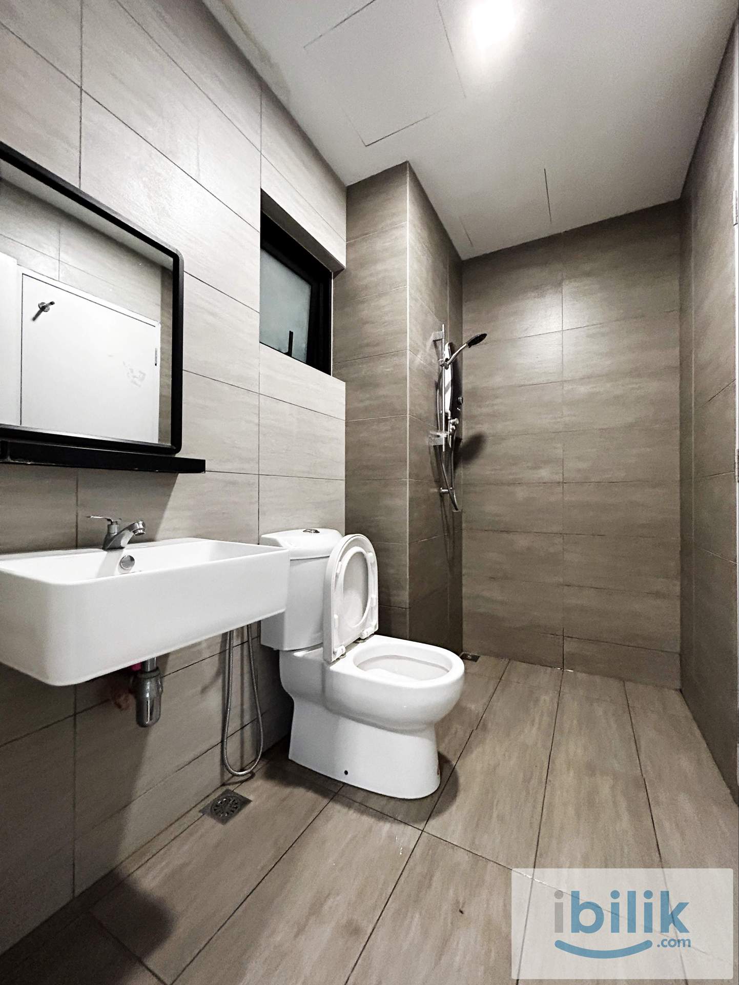 The Amber Residences service apartment @TwentyFive.7, Kota Kemuning (Besides Quayside mall) - Image 3
