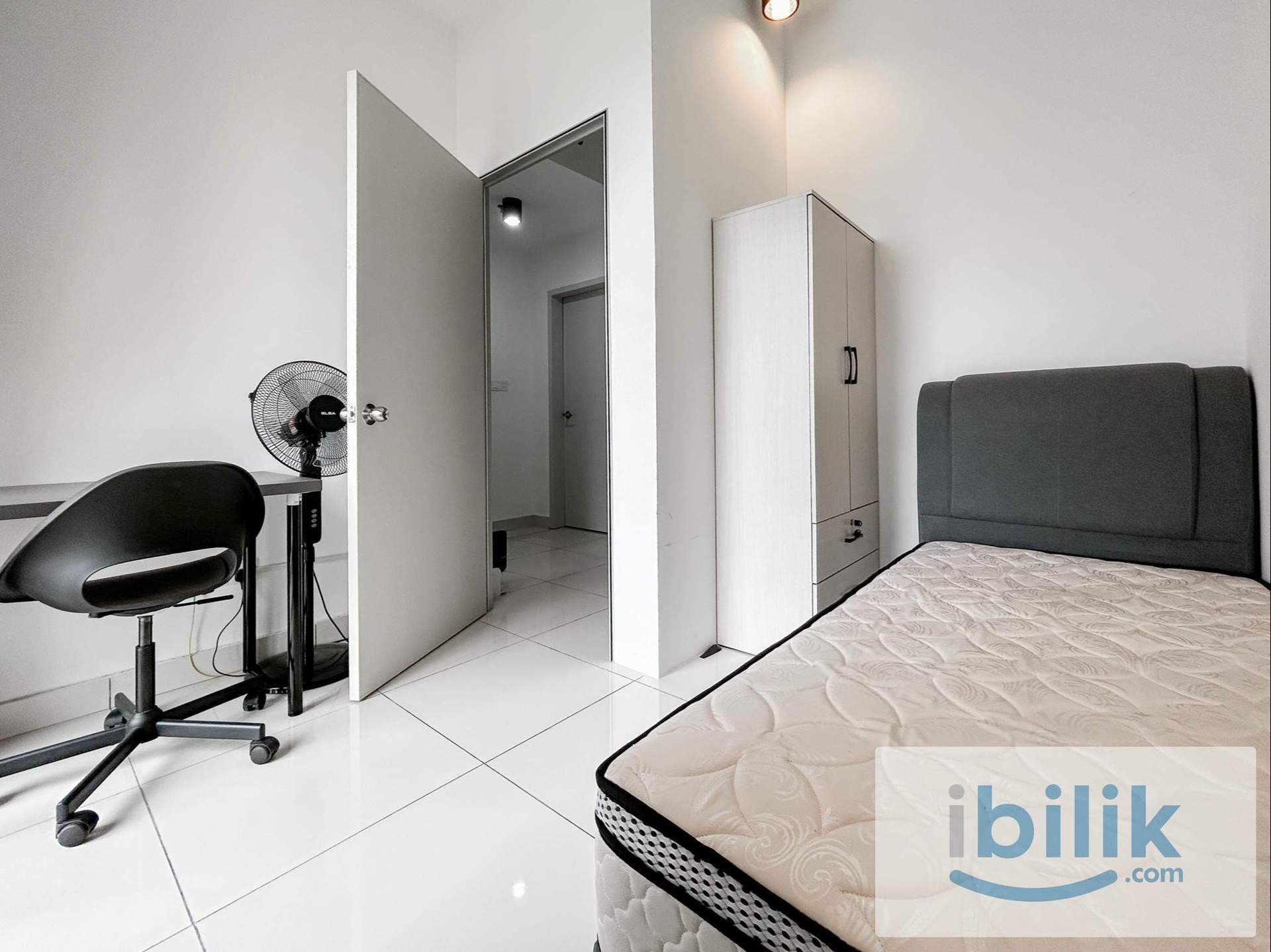 The Amber Residences service apartment @TwentyFive.7, Kota Kemuning (Besides Quayside mall) - Image 4