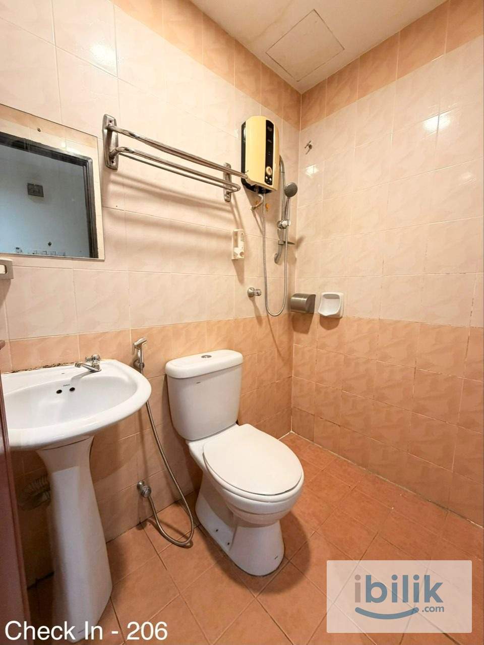 Labor Day Promo⭐  Room for Rent near LRT Masjid Jamek - Image 3