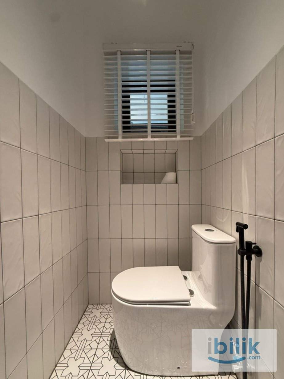 ❤️ BRAND NEW – BEST ROOM IN TOWN! ❤️ ✨ Exclusive Boutique Room with Window – Move-in Ready! ✨ - Image 3