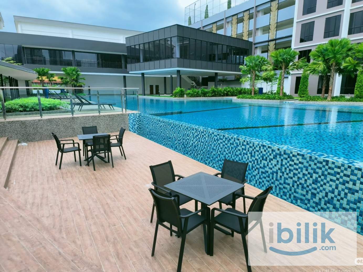 Danga bay Middle Room - Image 4
