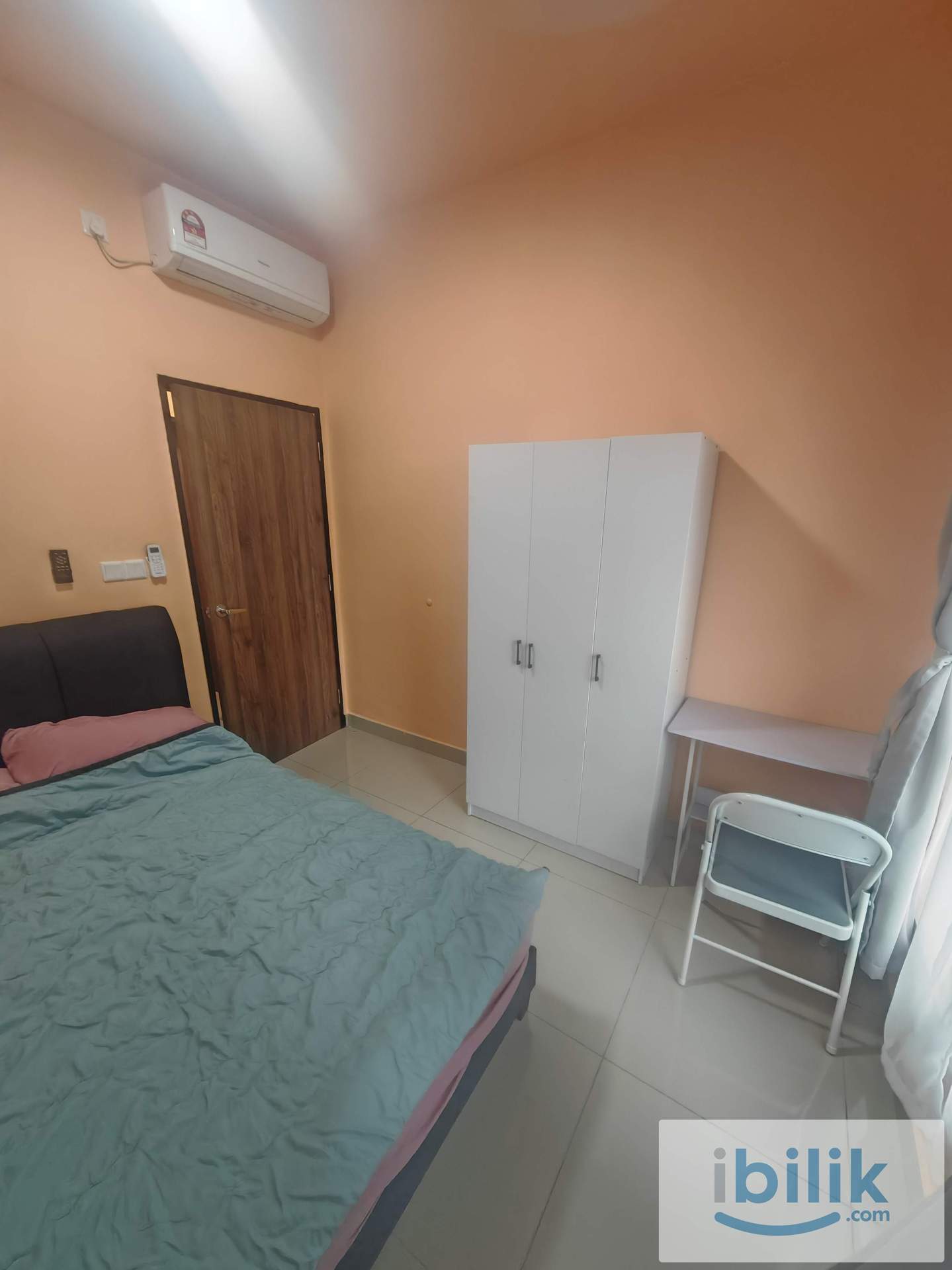 Middle room - Image 1