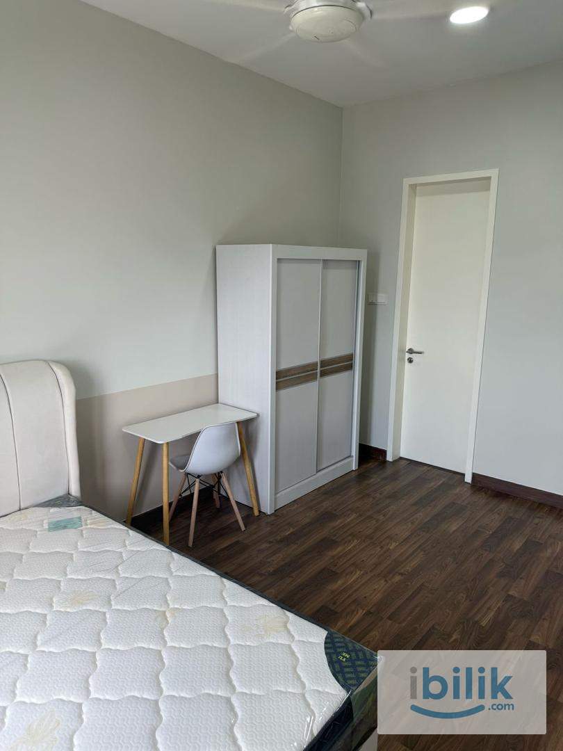 Sentul - Master Room - Image 2