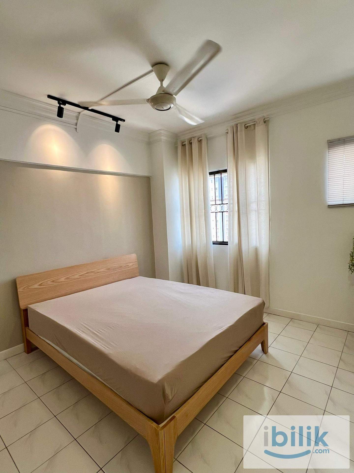 Ara Damansara - Mix Gender & Female Unit Rooms - Image 2