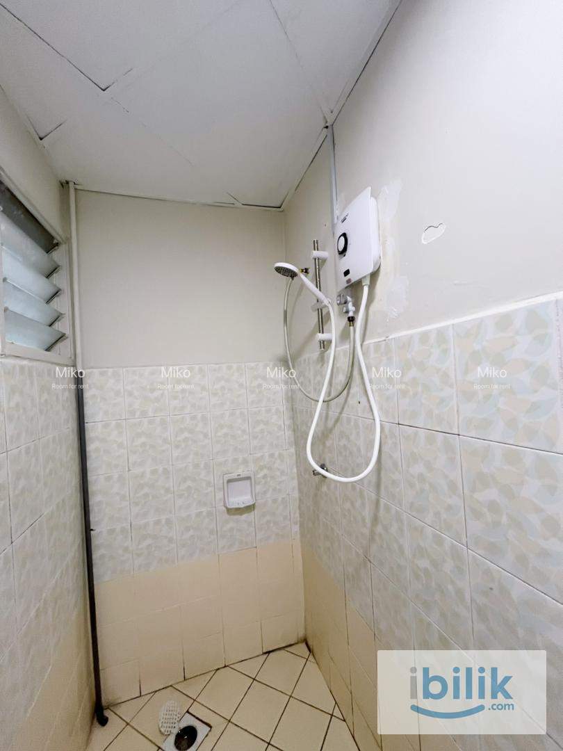 Kepong - Balcony Room - Image 8