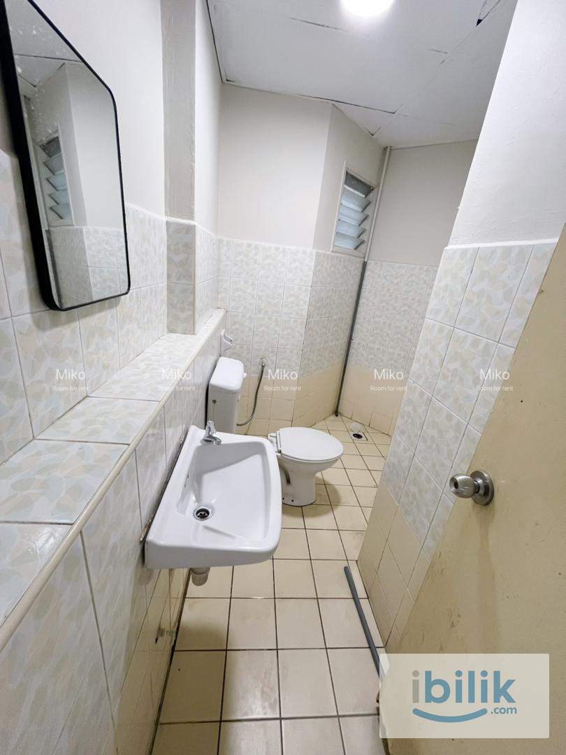 Kepong - Balcony Room - Image 7