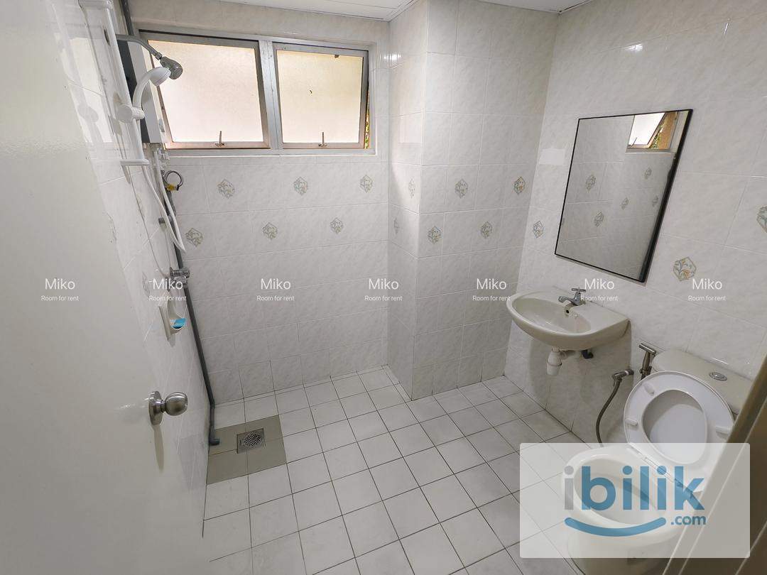 Ara Damansara - Master Room - Image 5