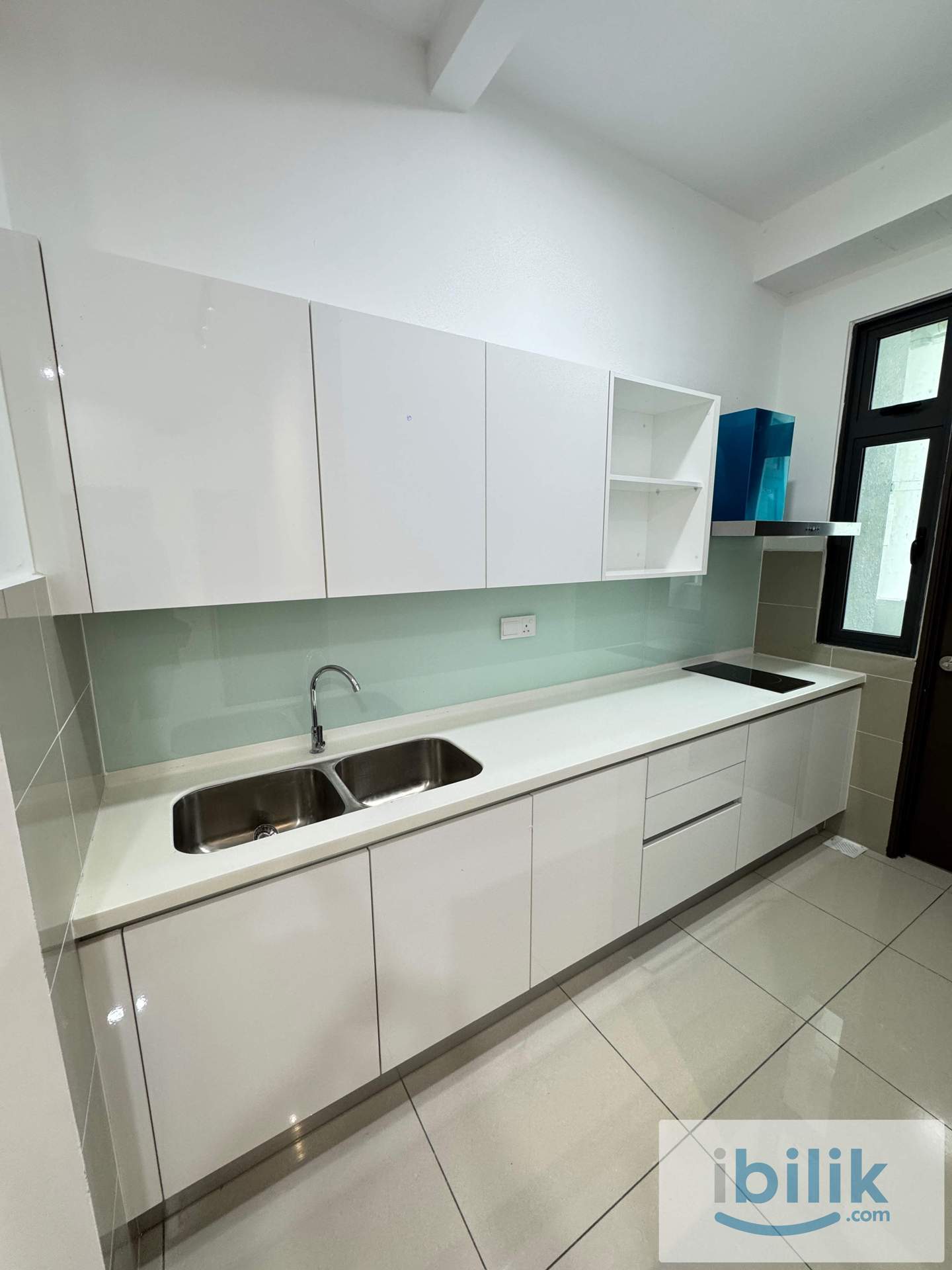 Master Bedroom 1 @ 8scape Residences - Image 7