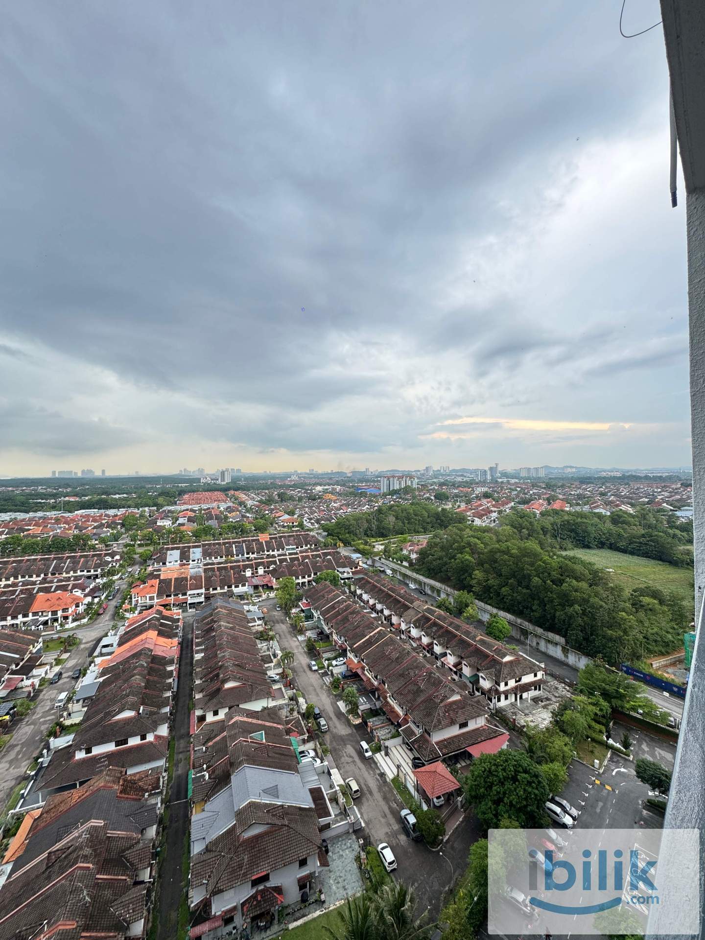 Balcony Bedroom @ 8scape Residences - Image 5