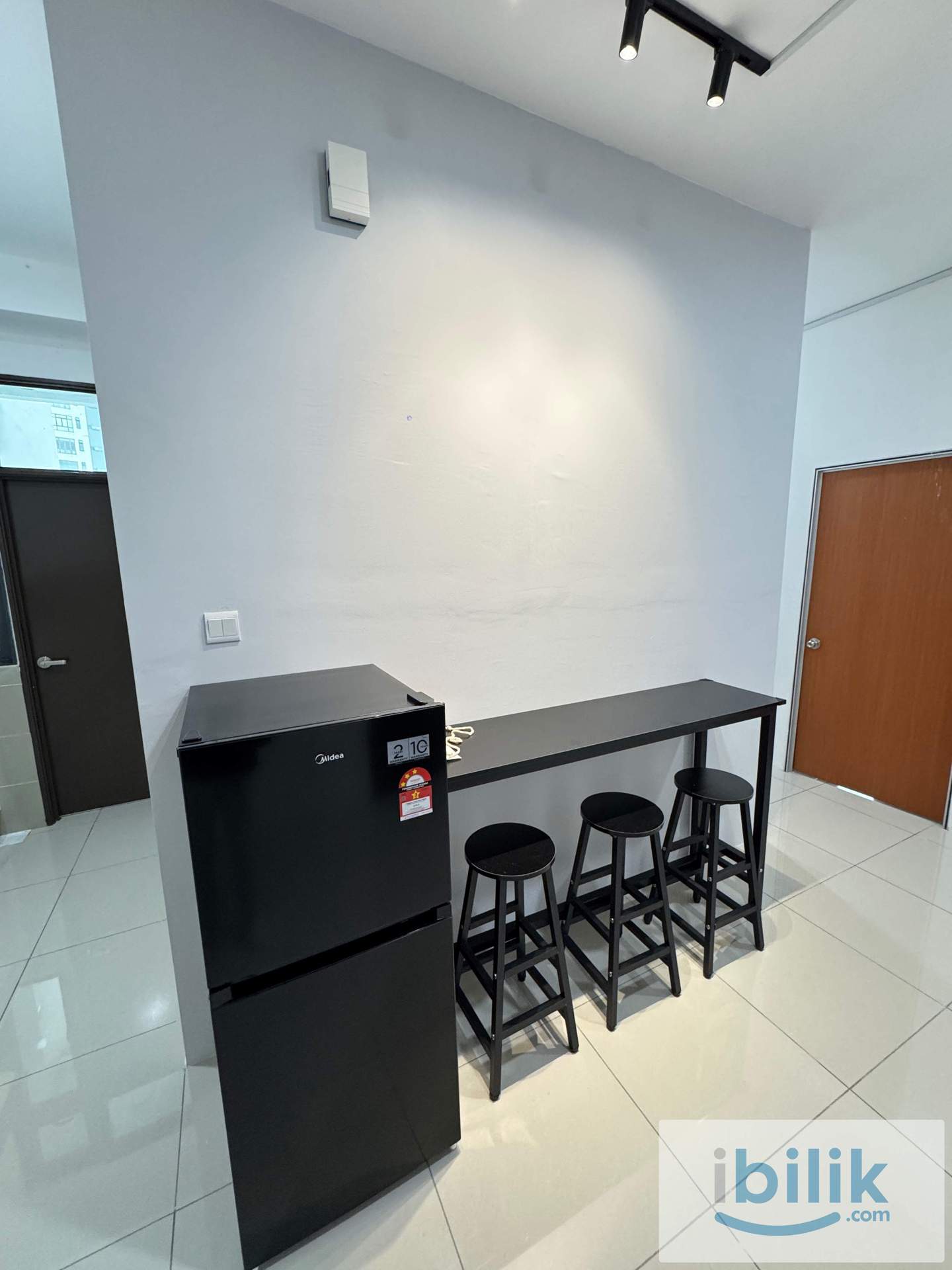 Balcony Bedroom @ 8scape Residences - Image 7