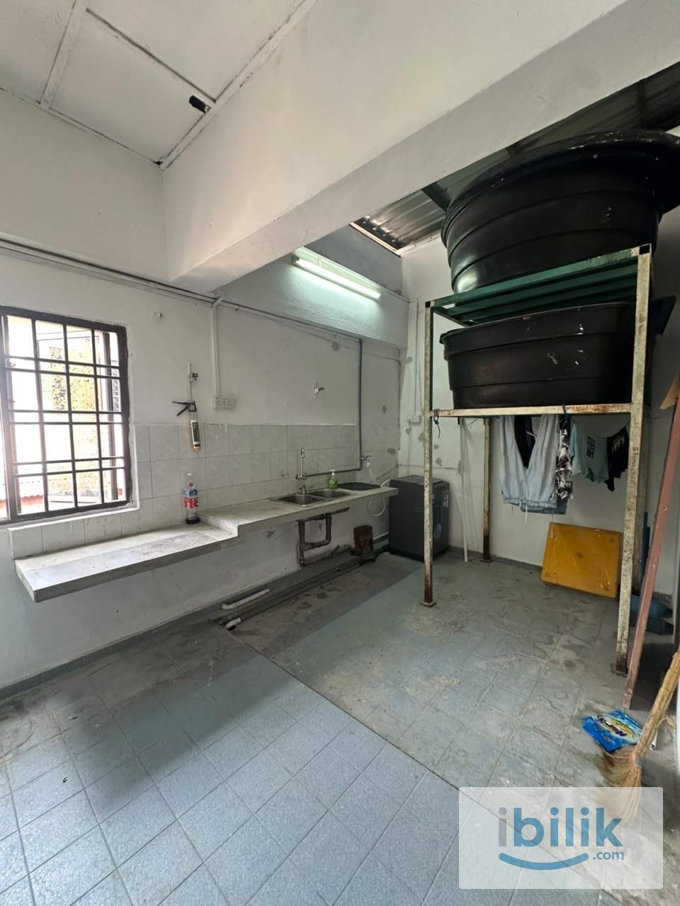Double Bedroom - Image 4
