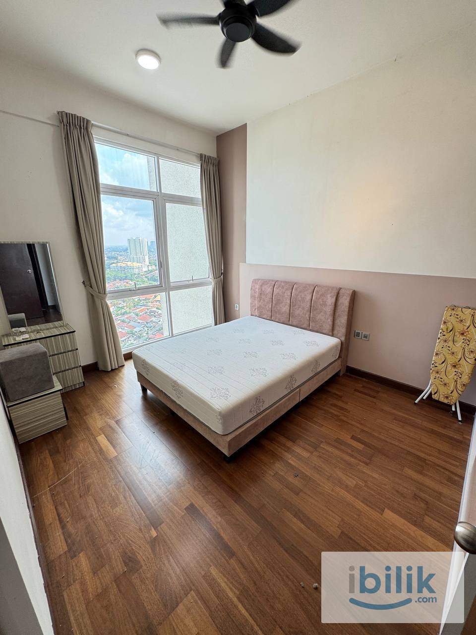 Master Bedroom @ Paragon Suites CIQ - Image 1