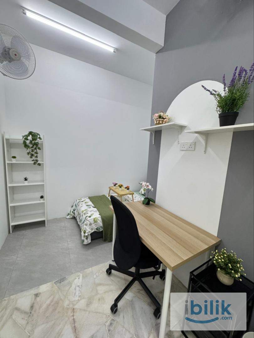 Small Room - Image 2