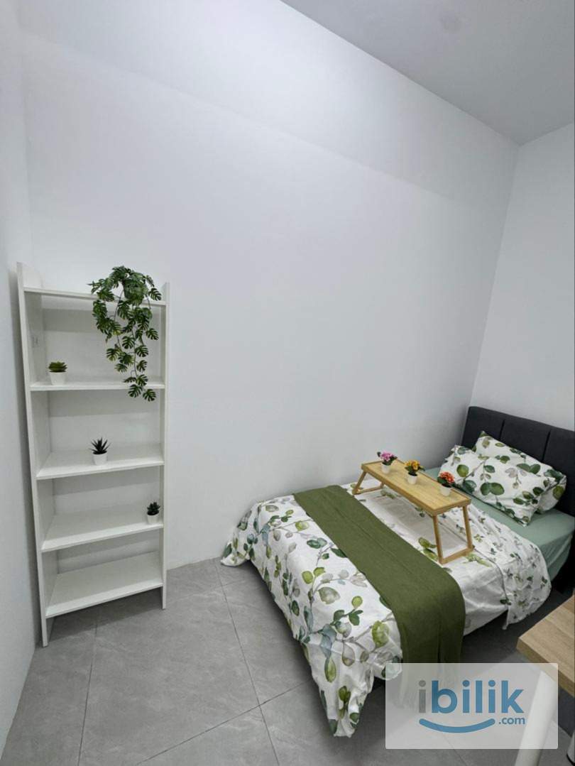 Small Room - Image 3