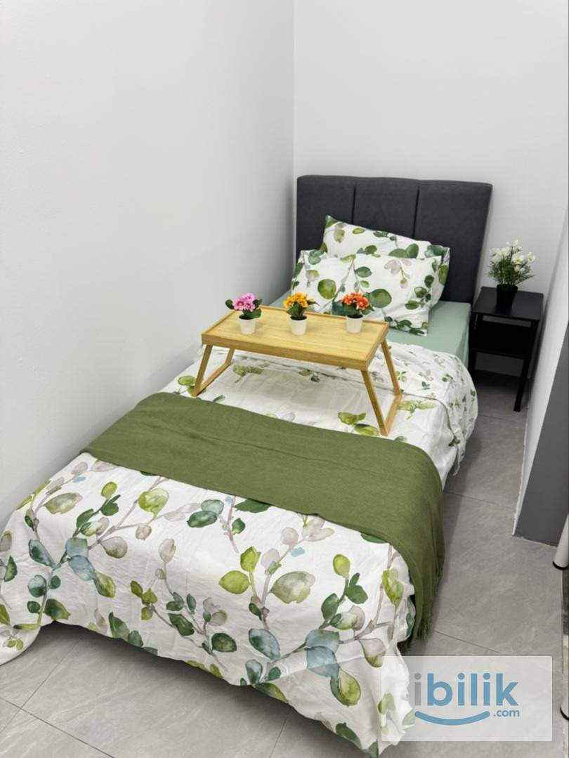 Small Room - Image 4