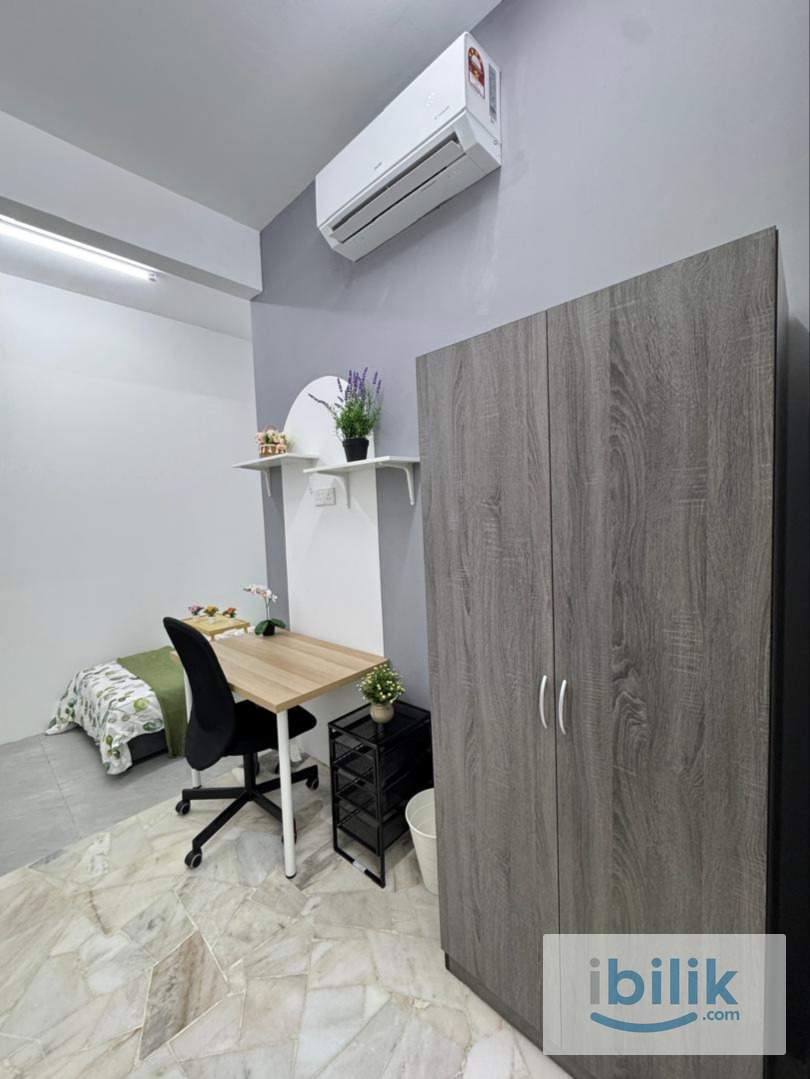 Small Room - Image 5