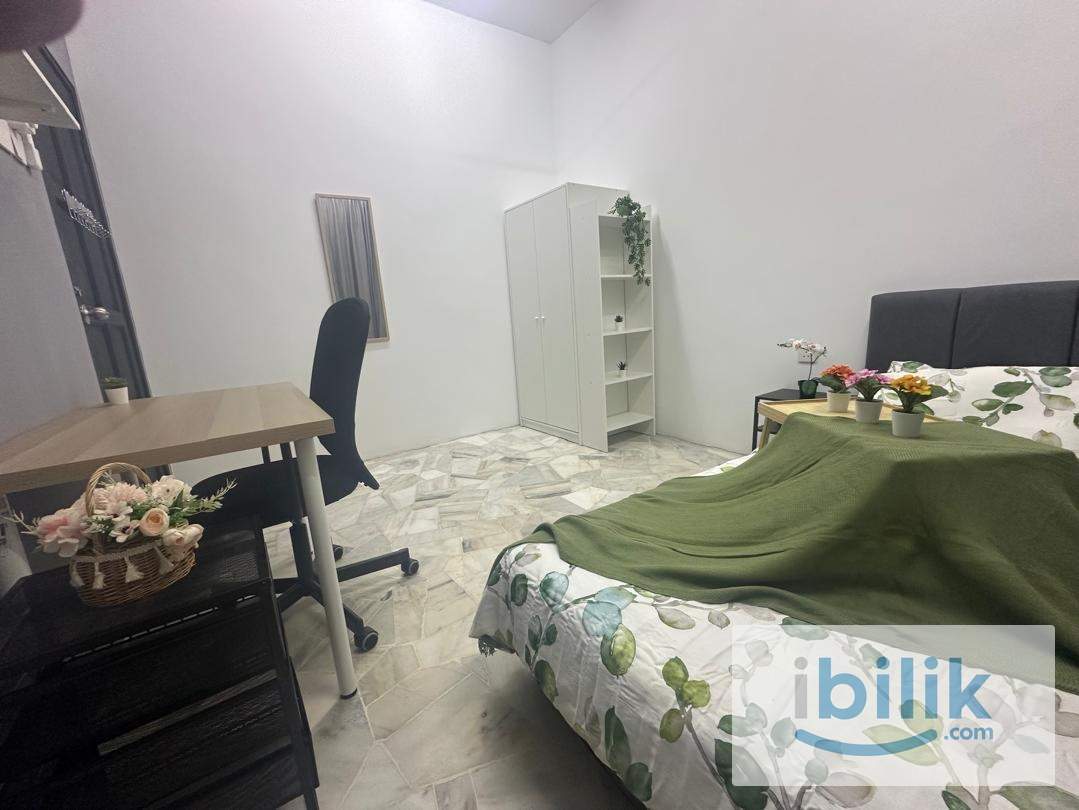 Medium Room - Image 3