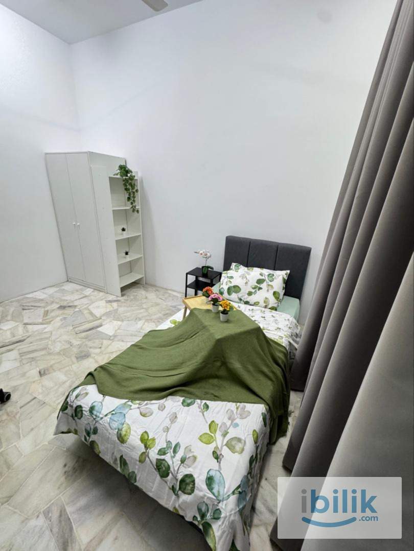 Medium Room - Image 1