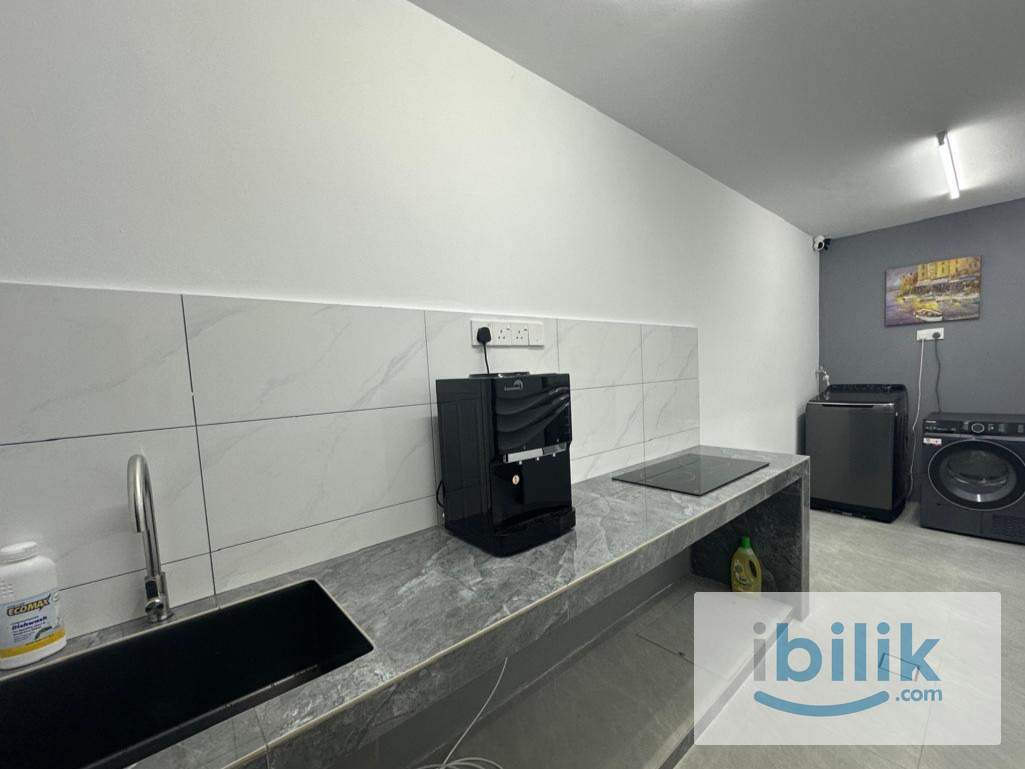 Small Room - Image 6