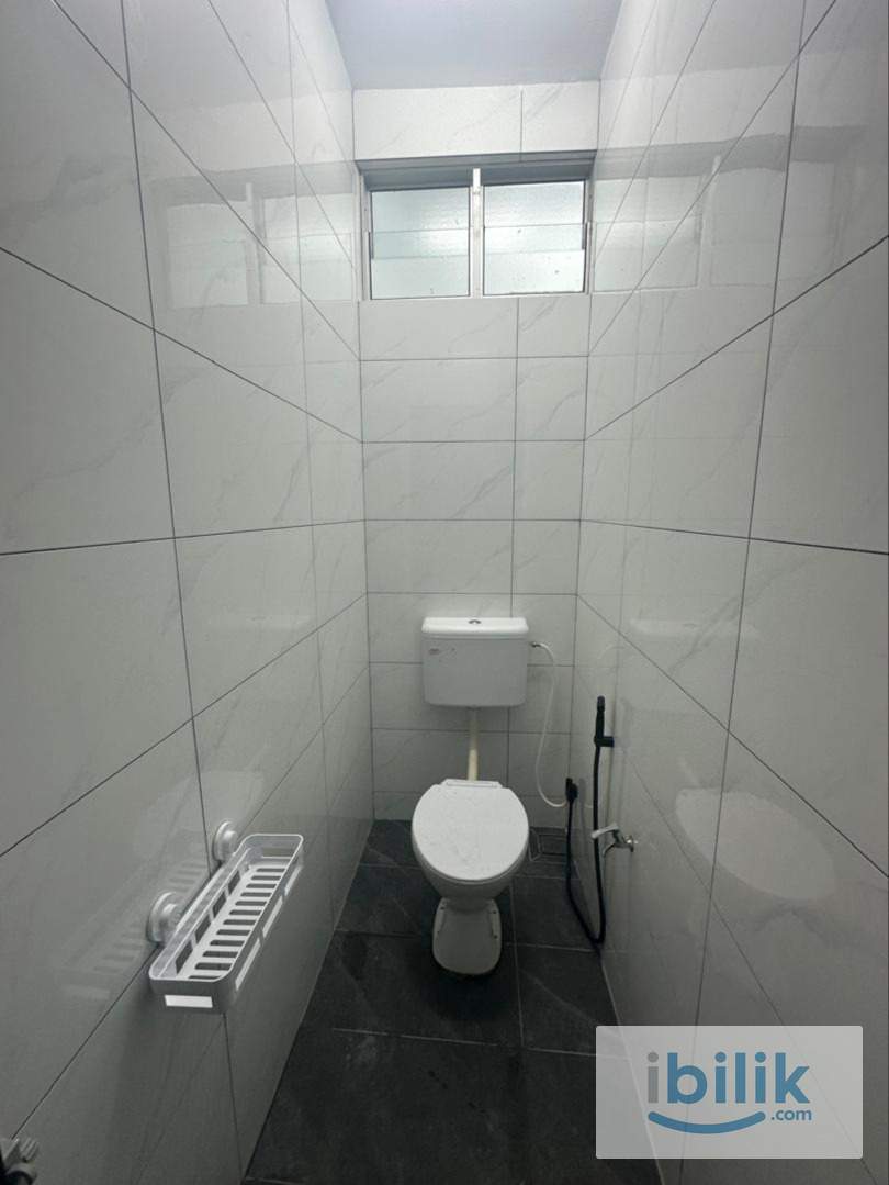 Small Room - Image 9