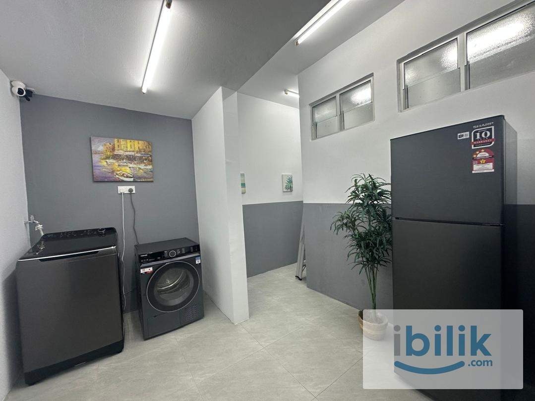 Medium Room - Image 3