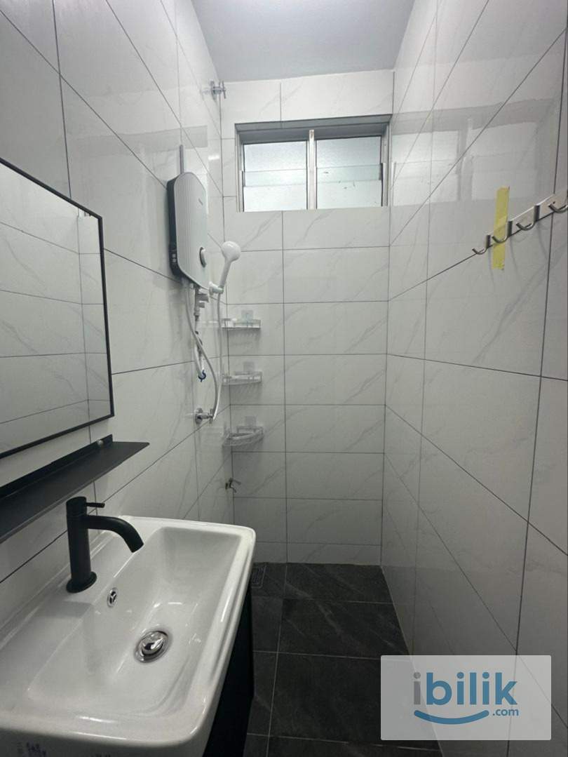 Medium Room - Image 4